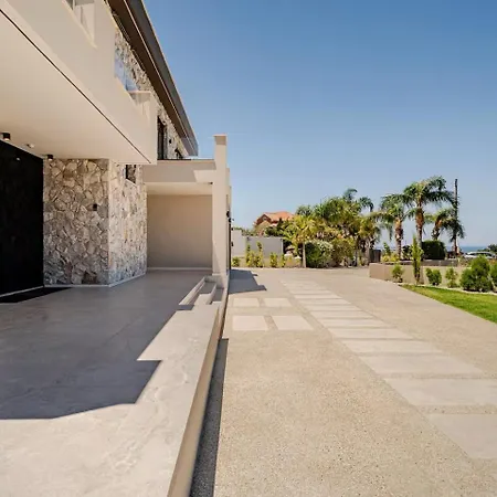 Luxury With Private And Grand Piano * Paralimni